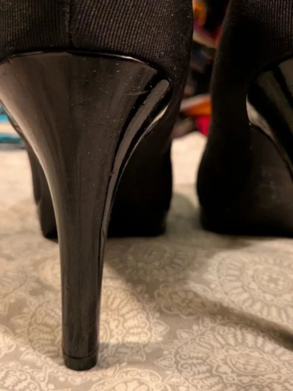 Awesome condition Tahari heels. Size 7